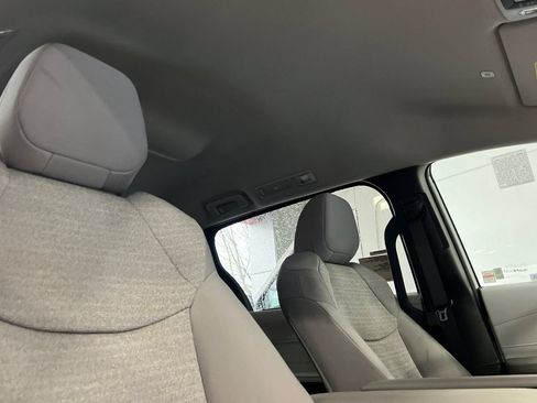 New 2026 Toyota Sienna LE FWD image 20