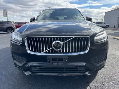 Used 2022 Volvo XC90 T6 Momentum w/ Climate Package image 3