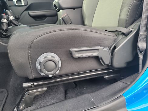 Used 2021 Jeep Gladiator Sport w/ Trailer Tow Package image 18