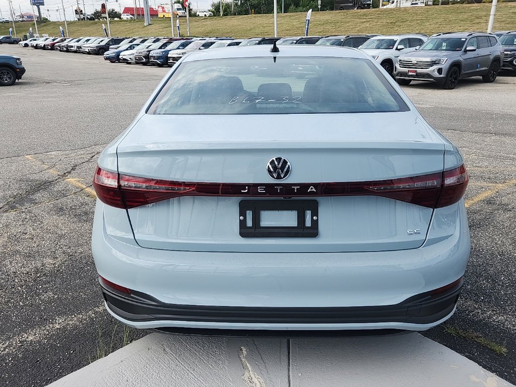 New 2026 Volkswagen Jetta SE FWD image 6