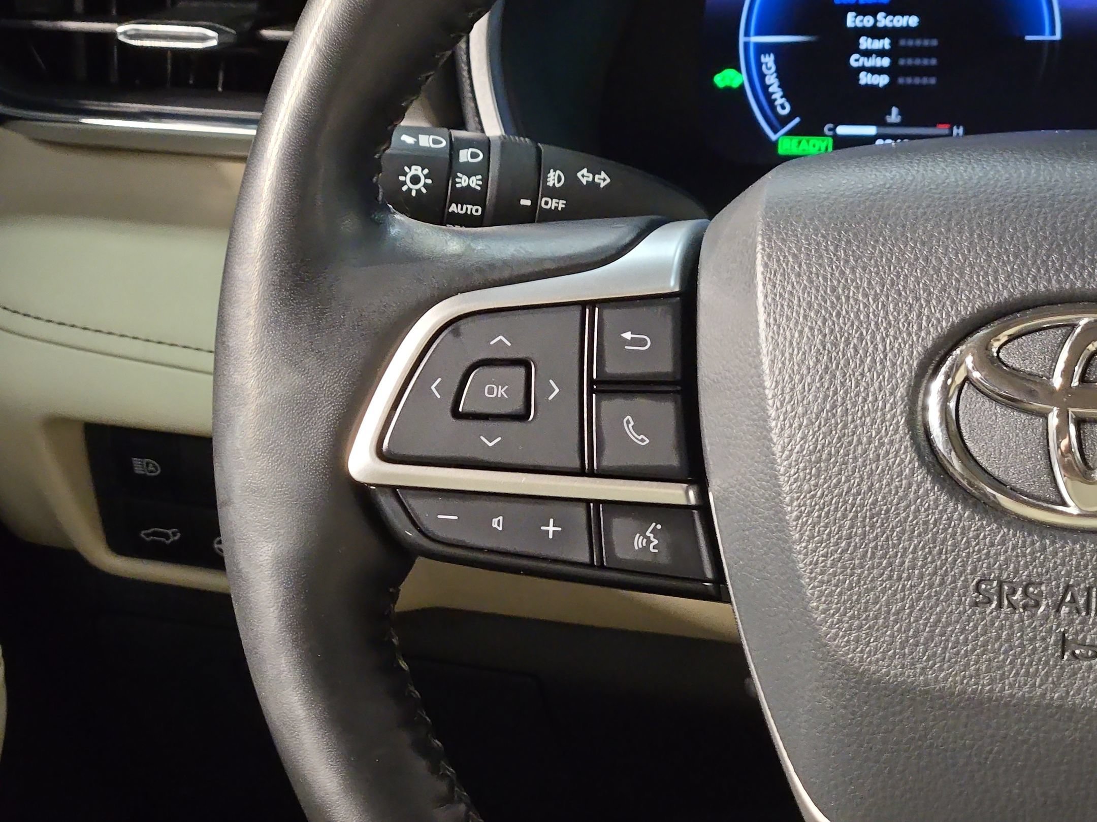 Used 2024 Toyota Highlander Limited AWD/4WD image 28