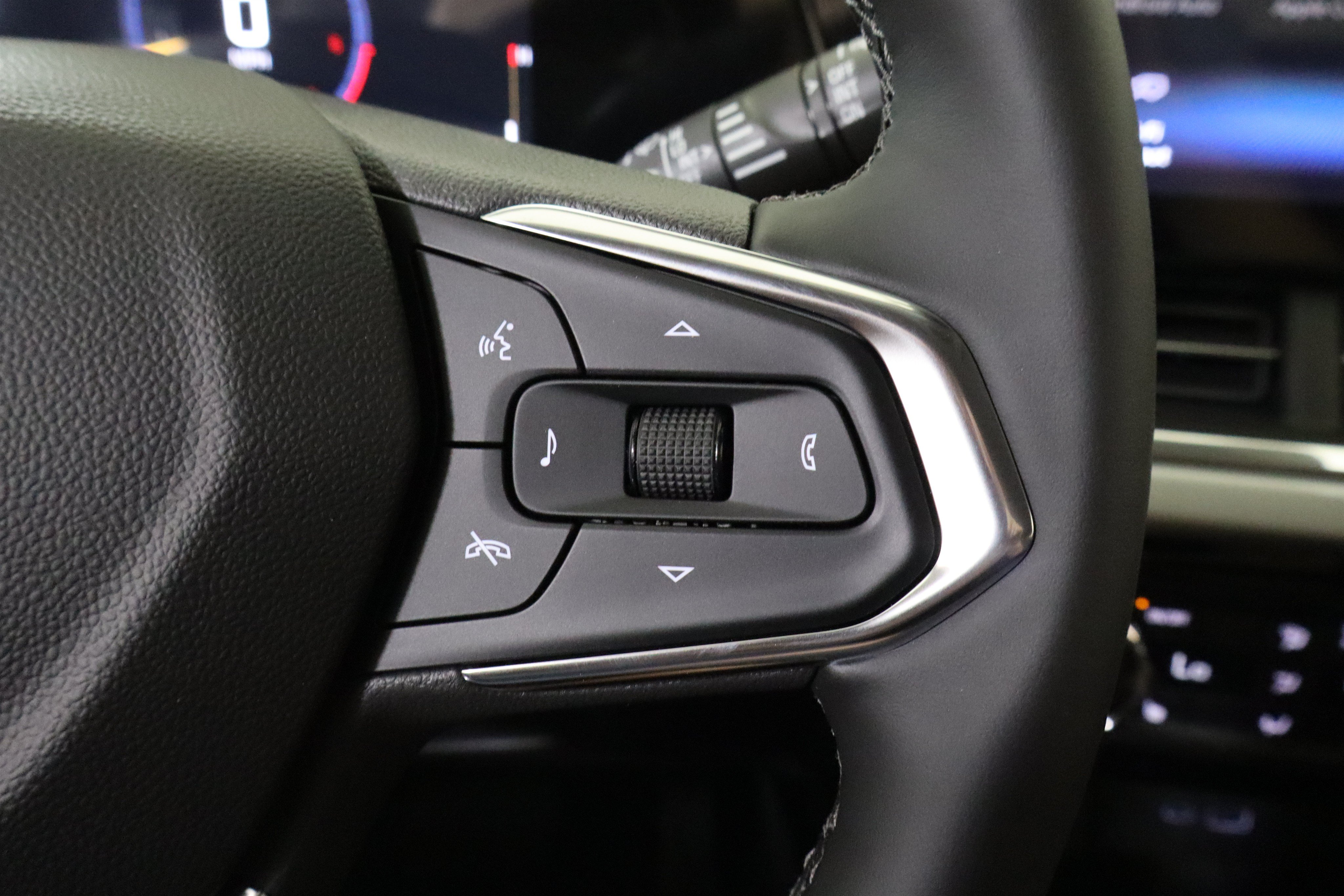 New 2026 Chevrolet Trax LT w/ Midnight Edition FWD image 29