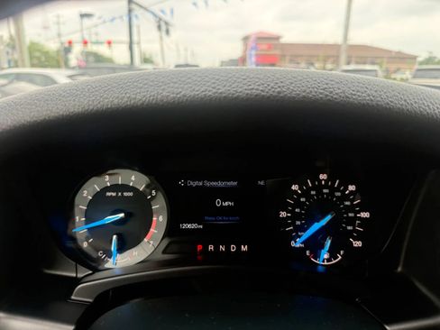 Used 2017 Ford Expedition XLT AWD/4WD image 28