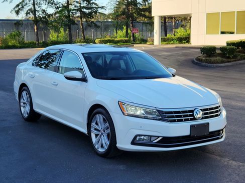 Used 2018 Volkswagen Passat 2.0T SE FWD image 5