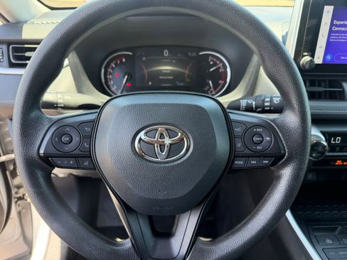 Used 2025 Toyota RAV4 XLE AWD/4WD image 13