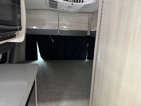 Used 2022 Mercedes-Benz Sprinter 2500 image 33