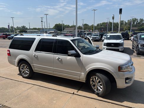 Used 2017 Ford Expedition EL Limited w/ Equipment Group 301A AWD/4WD image 7
