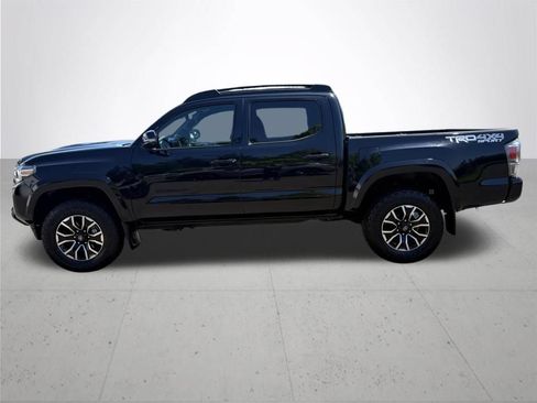 Used 2022 Toyota Tacoma TRD Sport w/ Black Out Package (TMS) AWD/4WD image 8
