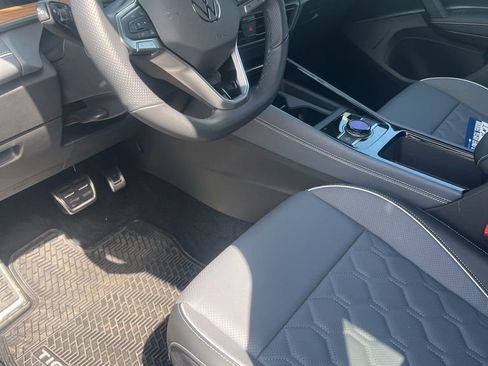 Used 2026 Volkswagen Tiguan SEL R-Line image 20