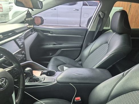 Used 2019 Toyota Camry SE FWD image 13