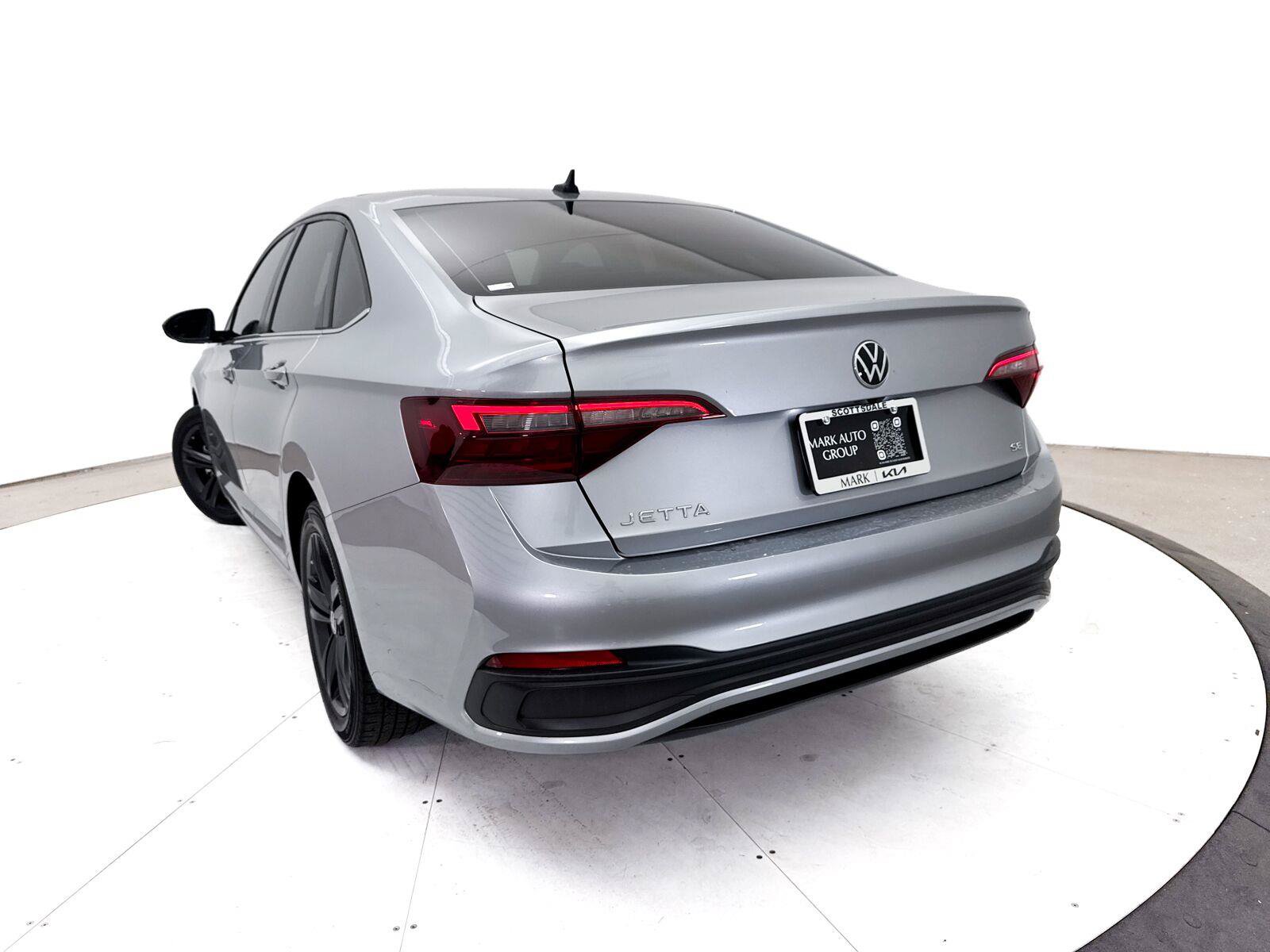 Used 2023 Volkswagen Jetta SE FWD image 7