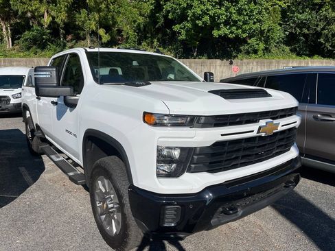 Used 2026 Chevrolet Silverado 2500 Custom w/ Custom Value Package AWD/4WD image 1