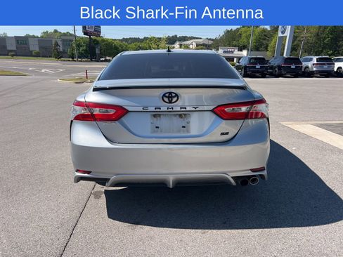 Used 2020 Toyota Camry SE image 4