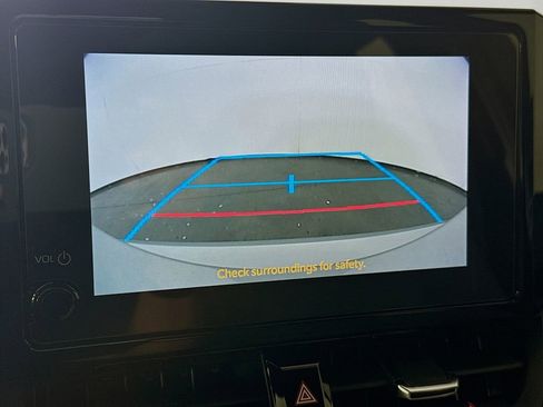 Used 2025 Toyota Corolla SE image 15