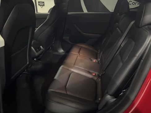 Used 2022 Tesla Model Y Performance image 27