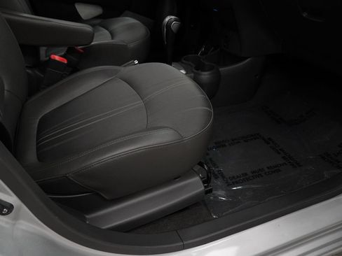 Used 2015 Chevrolet Spark LT FWD image 46