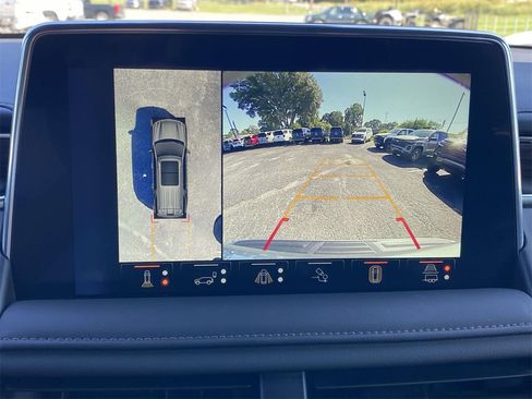 Used 2024 Chevrolet Suburban High Country w/ Advanced Technology Package image 29