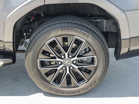 Certified 2024 Lexus GX 550 w/ Accessory Package (2T) AWD/4WD image 12