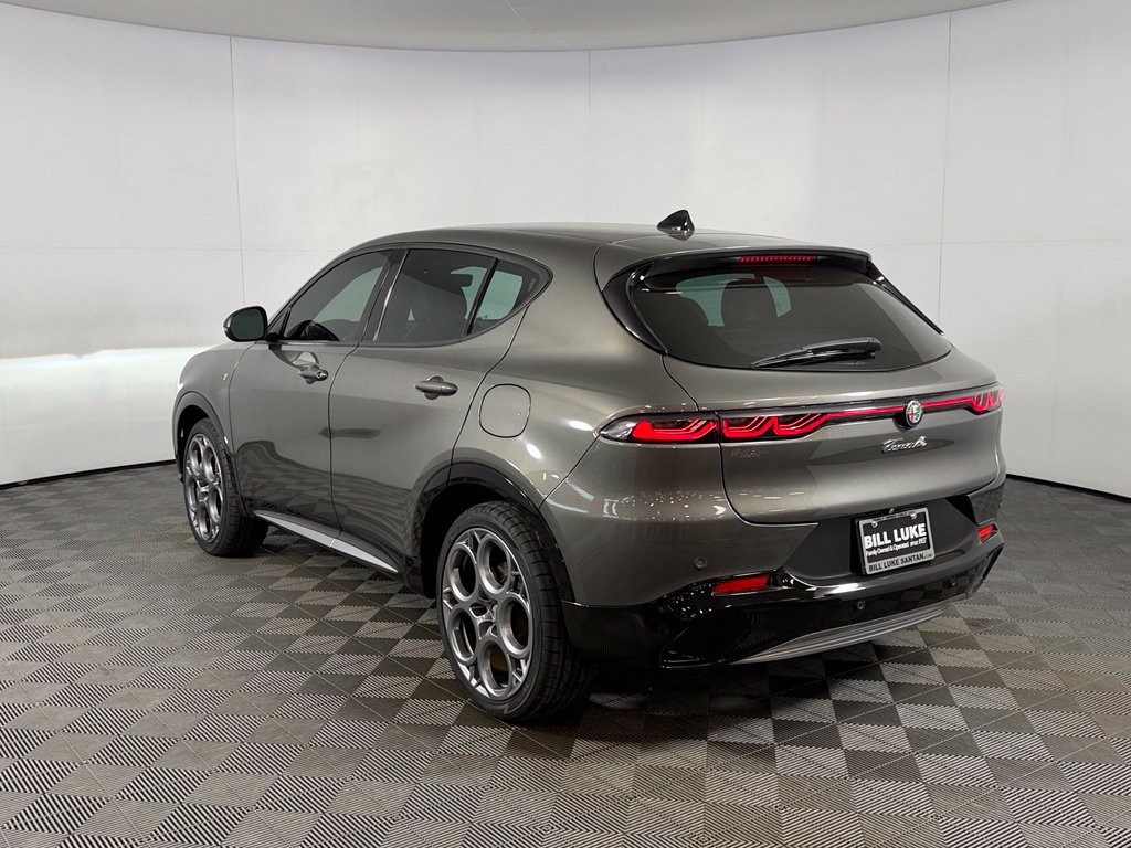 Used 2024 Alfa Romeo Tonale Ti w/ Premium Interior Package AWD/4WD image 9