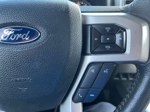 Used 2015 Ford F150 Lariat w/ Equipment Group 502A Luxury AWD/4WD image 12