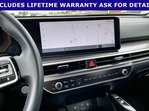 Used 2025 Kia Sorento S FWD image 6