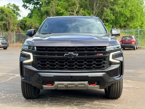 Used 2023 Chevrolet Suburban Z71 w/ Luxury Package AWD/4WD image 3