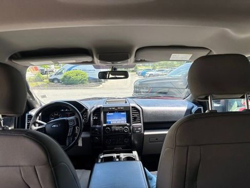 Used 2018 Ford F150 XLT w/ Equipment Group 302A Luxury AWD/4WD image 21