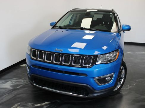 Used 2020 Jeep Compass Limited AWD/4WD image 4