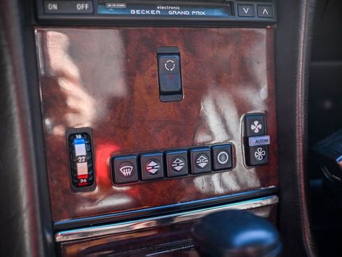 Used 1988 Mercedes-Benz 560 SL image 34