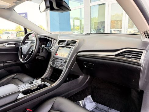 Used 2018 Ford Fusion SE w/ Equipment Group 602A FWD image 22