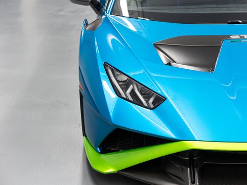 Used 2022 Lamborghini Huracan STO RWD image 15
