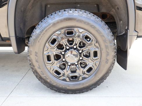 Used 2024 Chevrolet Silverado 2500 LT w/ Midnight Edition AWD/4WD image 47