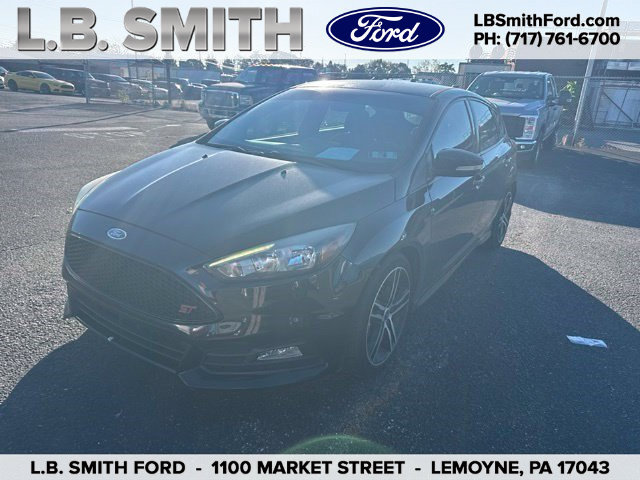 Used 2017 Ford Focus ST FWD image 1