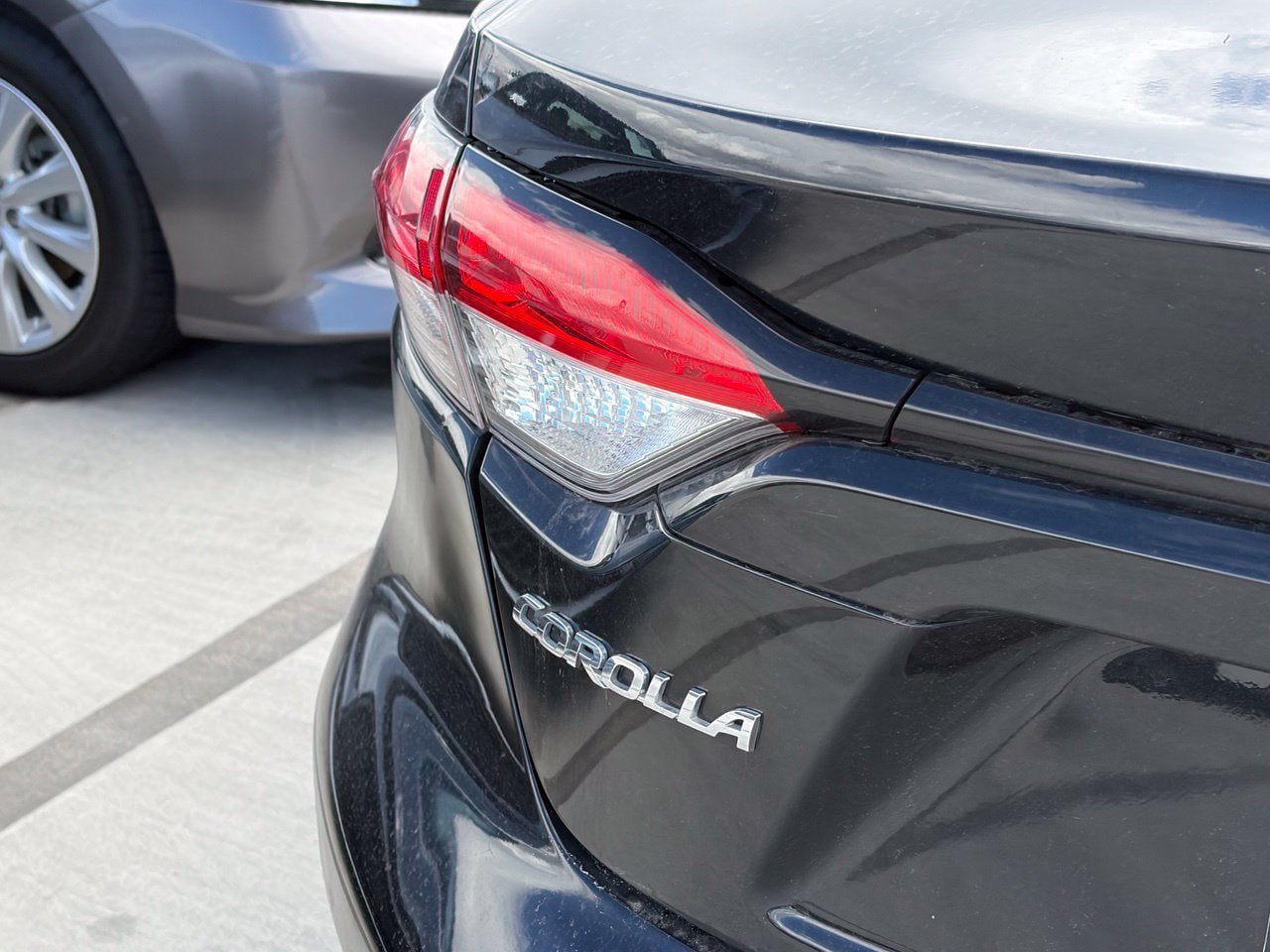 Used 2023 Toyota Corolla LE FWD image 4