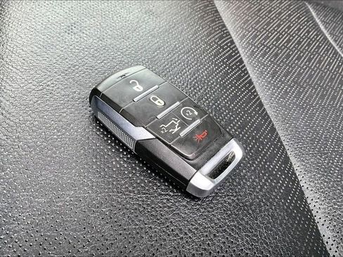 Used 2022 RAM 1500 Laramie AWD/4WD image 37