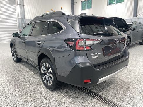 Used 2025 Subaru Outback Touring AWD/4WD image 19
