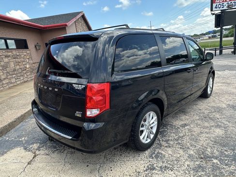 Used 2016 Dodge Grand Caravan SXT w/ Rear Park Assist Package FWD image 9