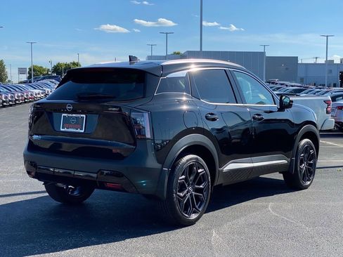 New 2025 Nissan Kicks SR image 4