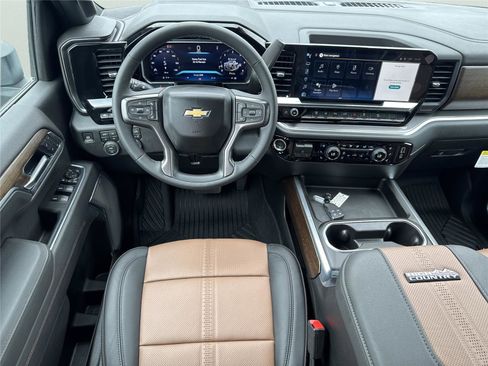 New 2026 Chevrolet Silverado 2500 High Country w/ High Country Premium Package AWD/4WD image 37
