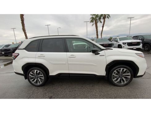 Used 2025 Subaru Forester Touring image 9