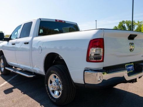 Used 2024 RAM 2500 Tradesman w/ Chrome Appearance Group AWD/4WD image 8