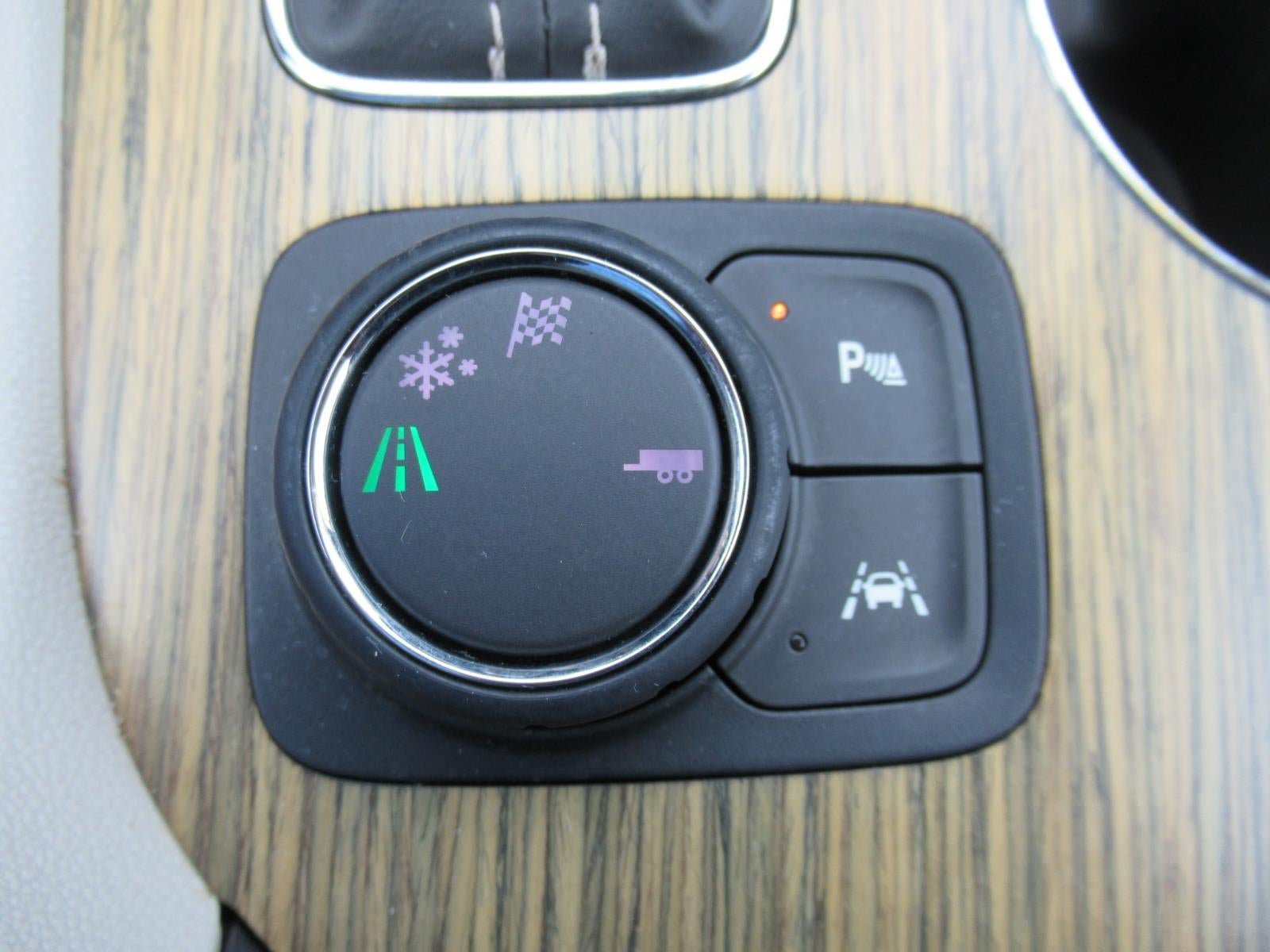 Used 2019 GMC Acadia Denali w/ Technology Package FWD image 27