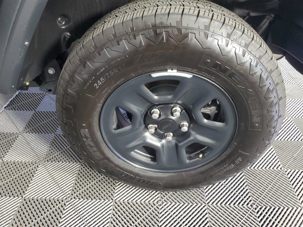 Used 2026 Jeep Wrangler Sport AWD/4WD image 14