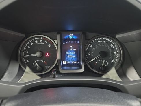 Certified 2023 Toyota Tacoma TRD Sport AWD/4WD image 15