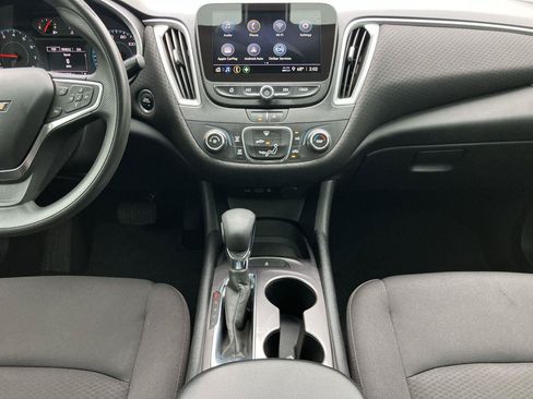 Used 2022 Chevrolet Malibu LS FWD image 16