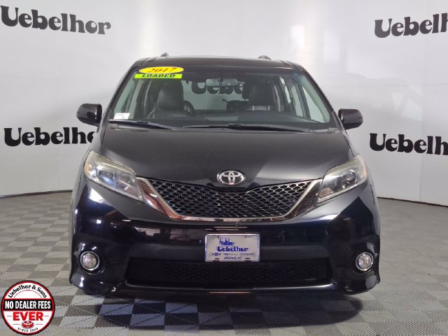 Used 2017 Toyota Sienna SE Premium FWD image 2