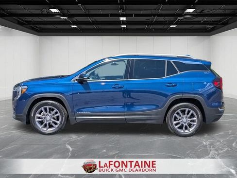 Used 2023 GMC Terrain SLT FWD image 2