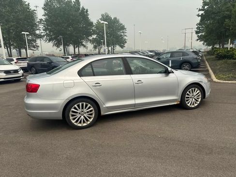 Used 2014 Volkswagen Jetta SEL FWD image 6