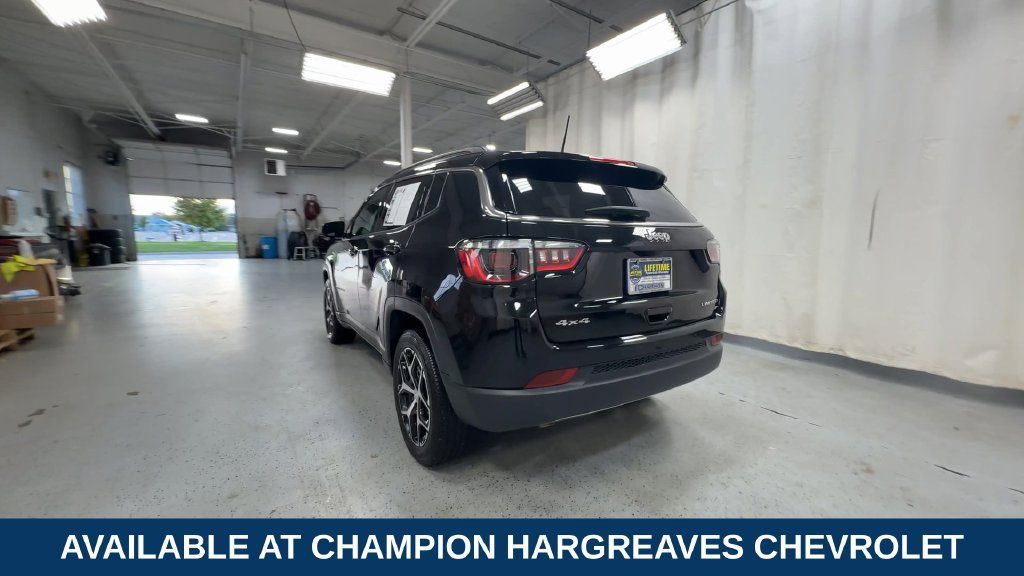 Used 2024 Jeep Compass Limited AWD/4WD image 9