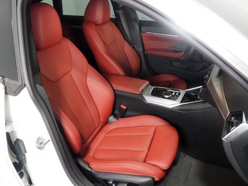 Used 2023 BMW i4 eDrive35 RWD image 2
